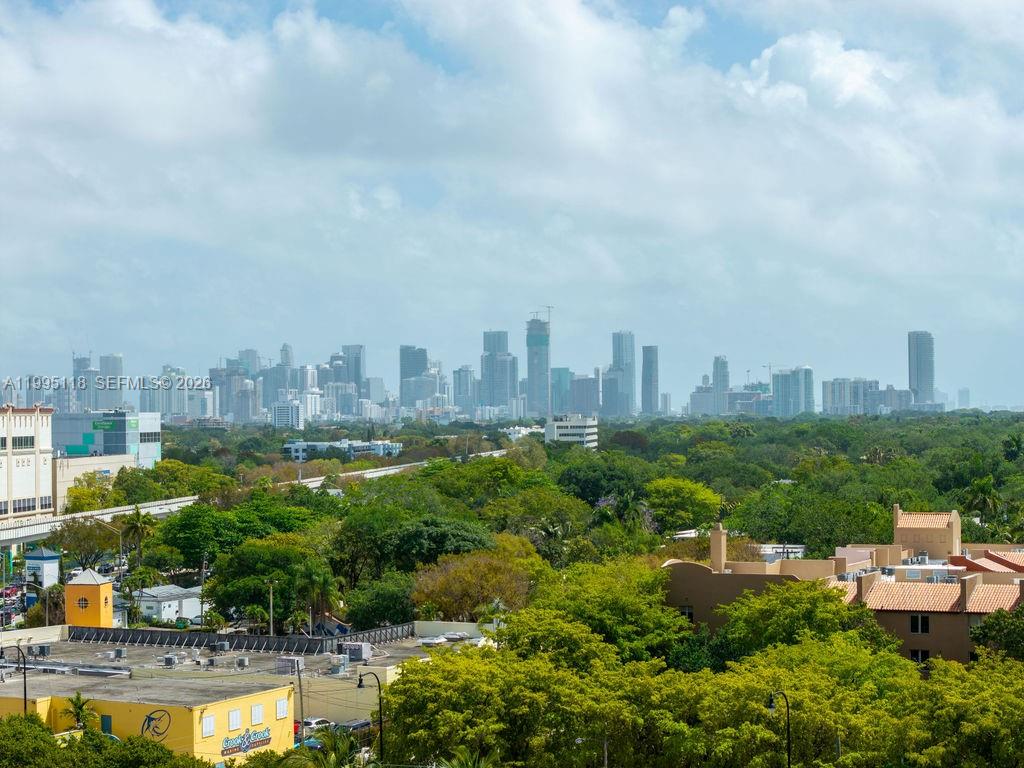 VILLAGGIO IN THE GROVE TO - Residential