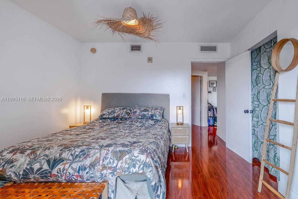 VILLAGGIO IN THE GROVE TO - Residential