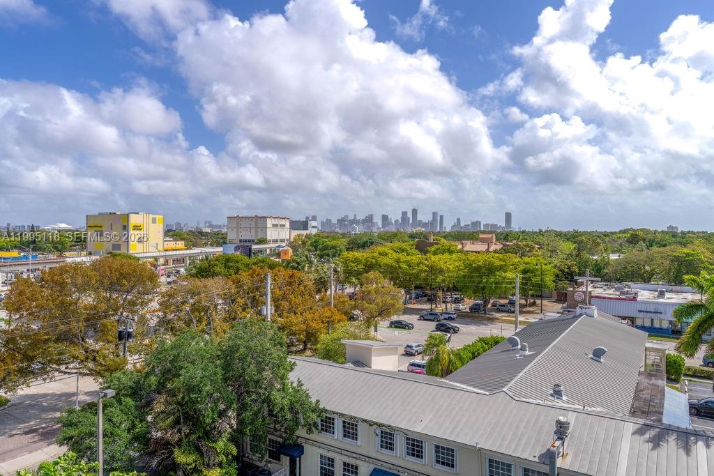 VILLAGGIO IN THE GROVE TO - Residential