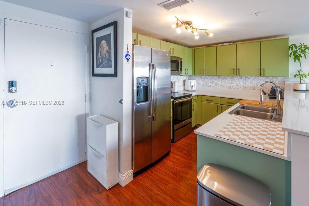 VILLAGGIO IN THE GROVE TO - Residential