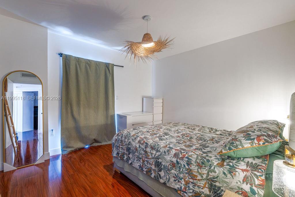 VILLAGGIO IN THE GROVE TO - Residential