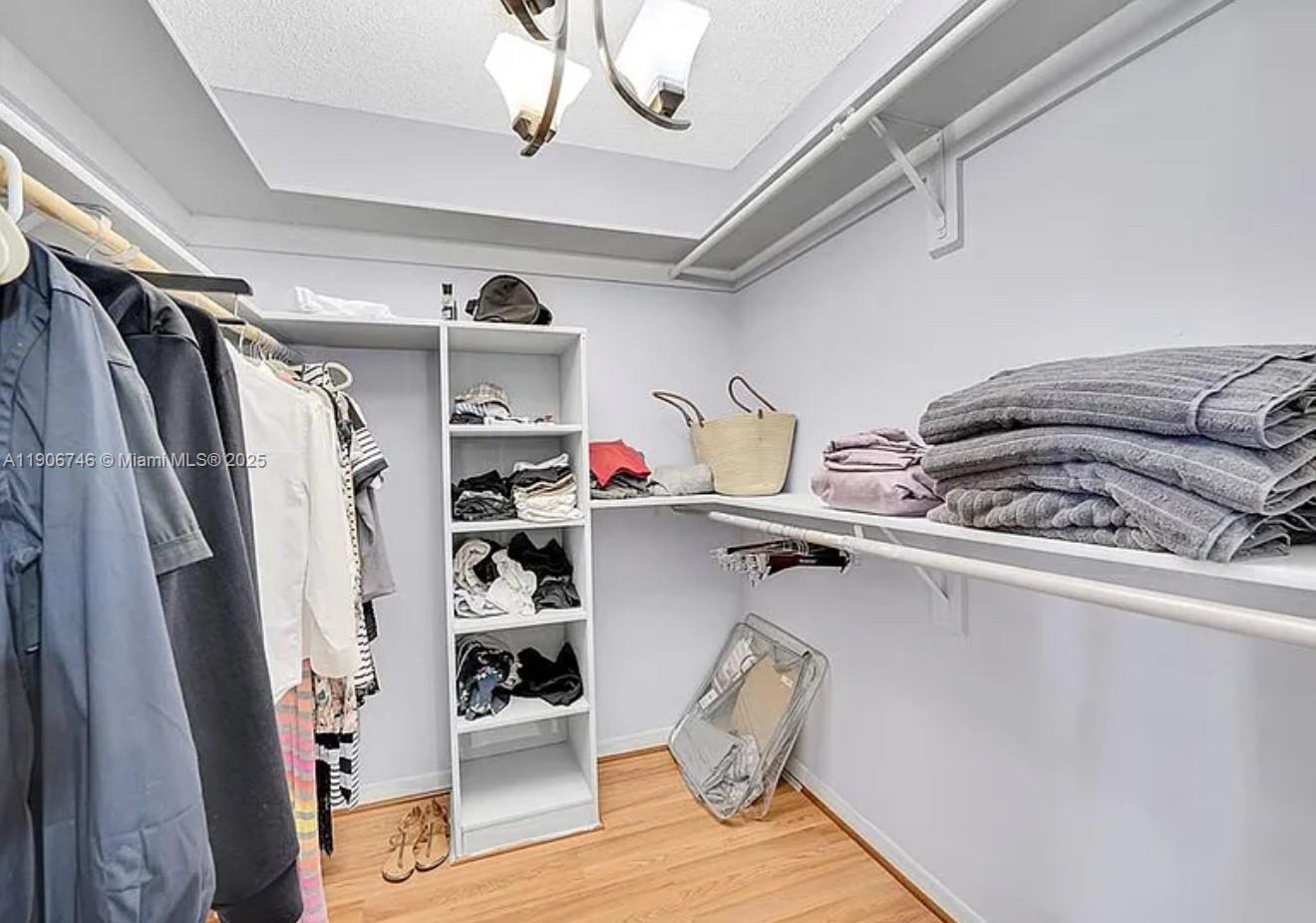 LA MER ESTATES WEST CONDO - Residential Lease