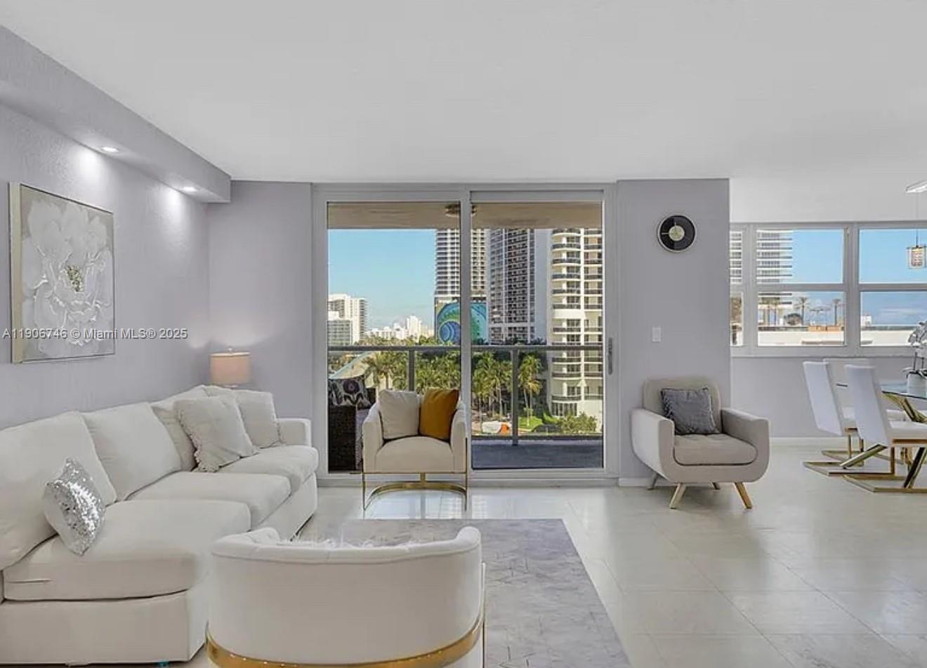 LA MER ESTATES WEST CONDO - Residential Lease