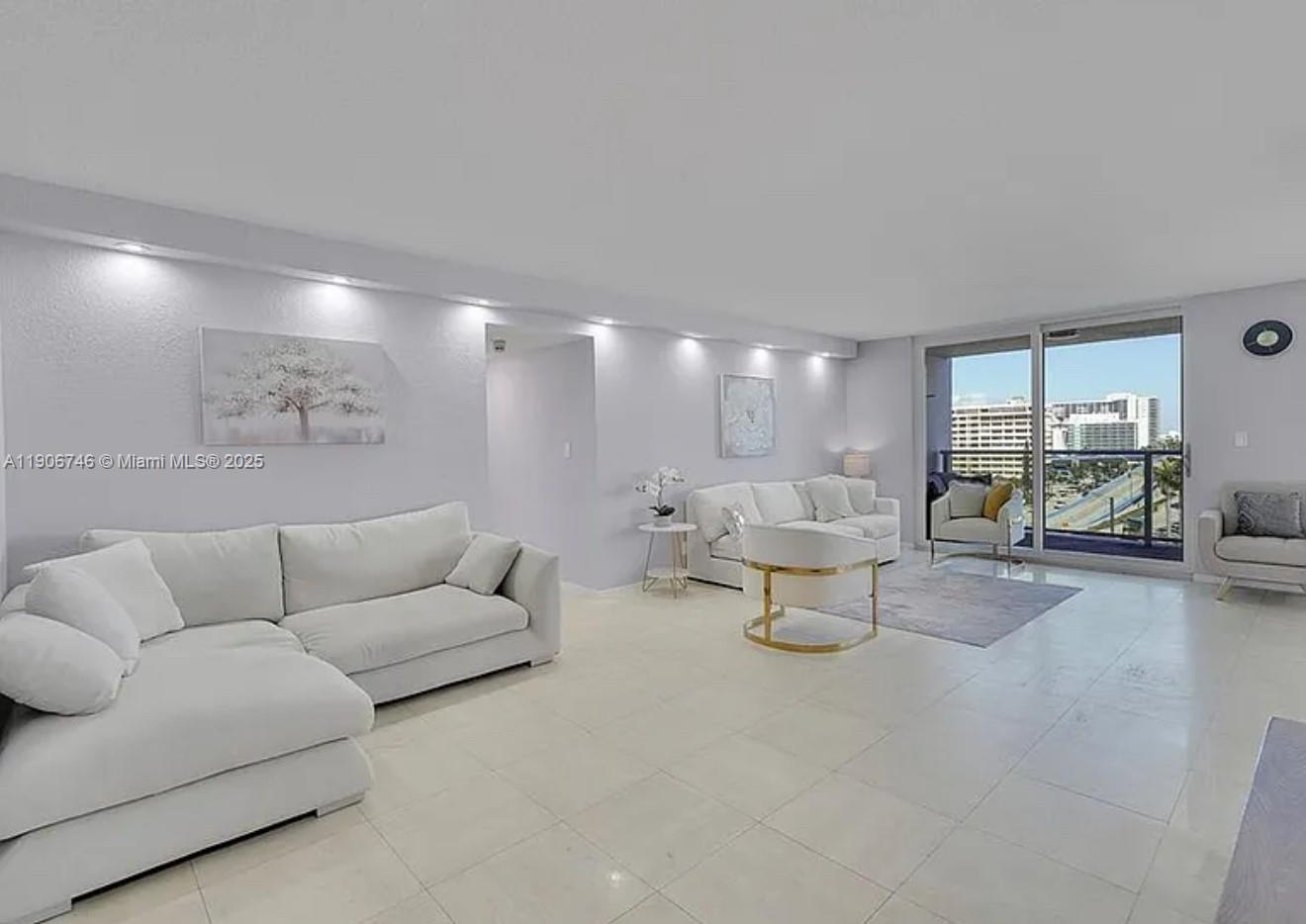 LA MER ESTATES WEST CONDO - Residential Lease