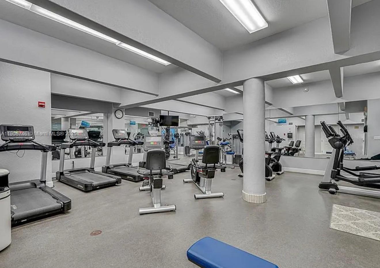 LA MER ESTATES WEST CONDO - Residential Lease