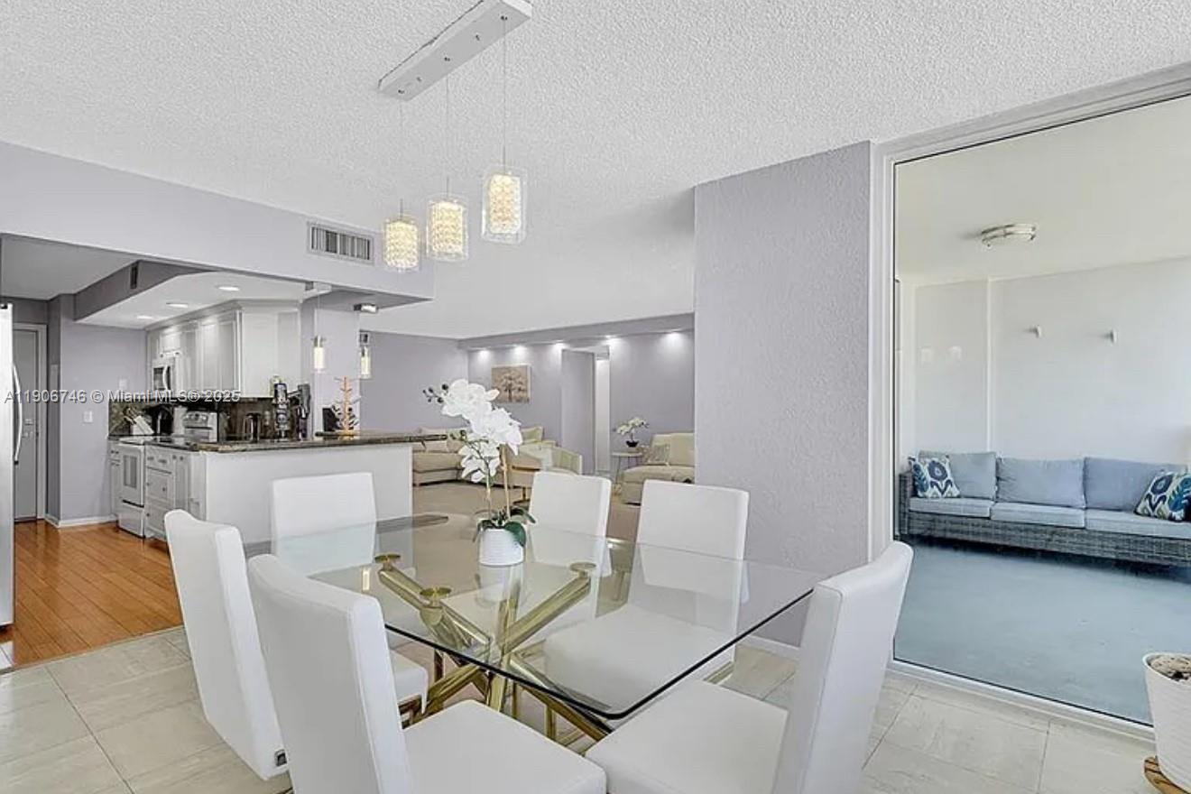 LA MER ESTATES WEST CONDO - Residential Lease