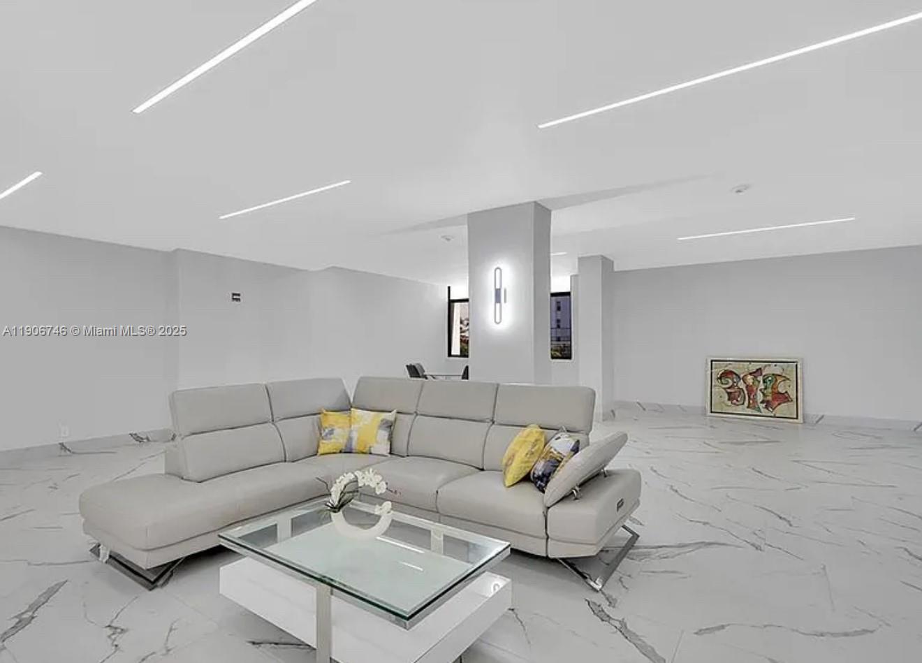 LA MER ESTATES WEST CONDO - Residential Lease