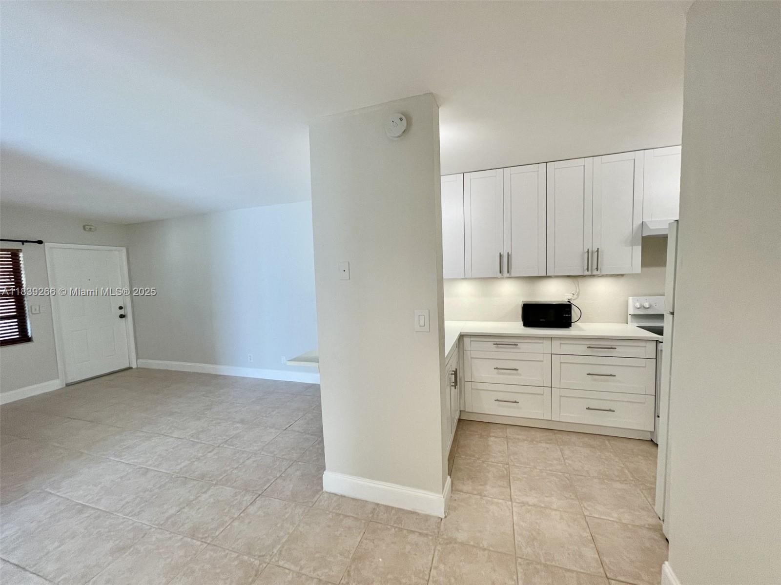 CORAL SPRINGS ESTATE TOWN - Residential Lease