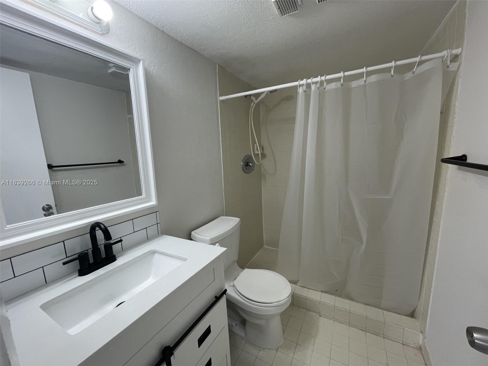 CORAL SPRINGS ESTATE TOWN - Residential Lease