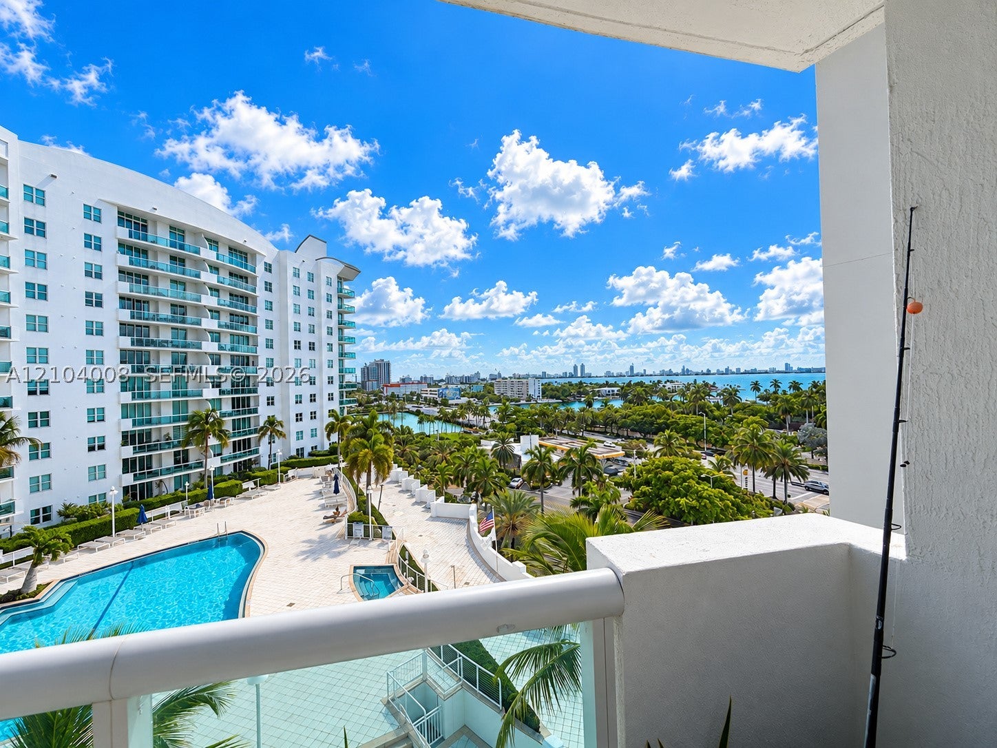 7900 Harbor Island Dr 923