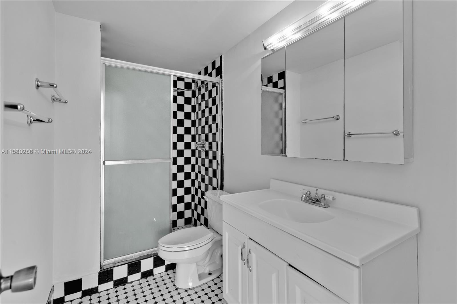 HARDING HALL CONDOMINIUM - Residential Lease