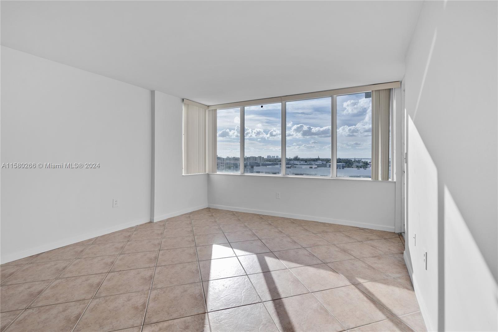 HARDING HALL CONDOMINIUM - Residential Lease