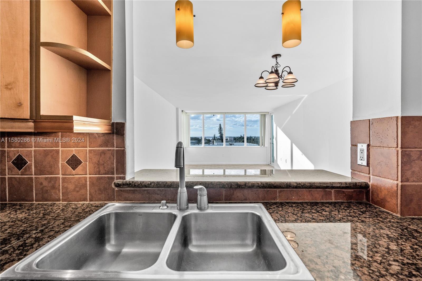 HARDING HALL CONDOMINIUM - Residential Lease