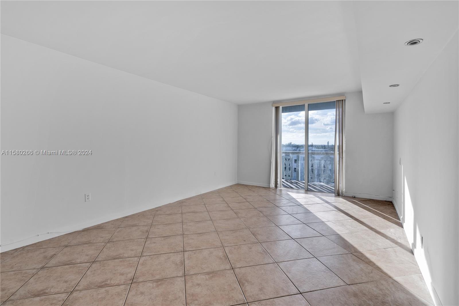 HARDING HALL CONDOMINIUM - Residential Lease