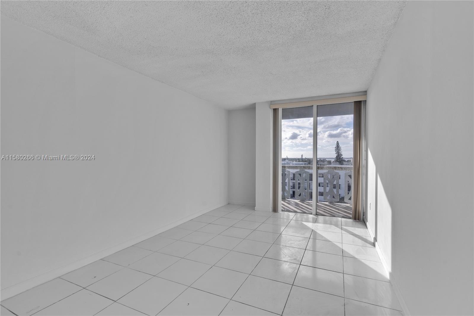 HARDING HALL CONDOMINIUM - Residential Lease