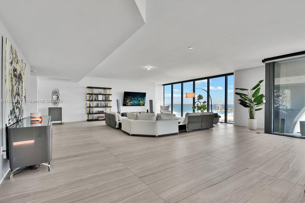 ONE THOUSAND MUSEUM - Residential Lease