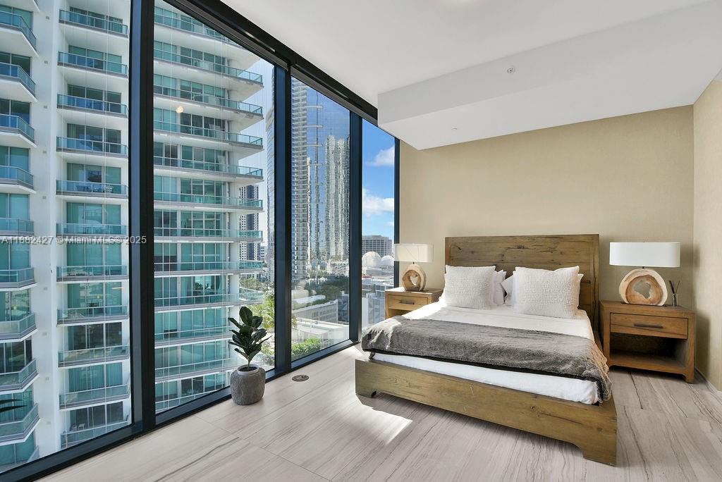 ONE THOUSAND MUSEUM - Residential Lease