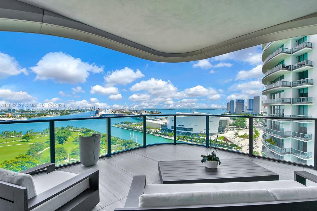 ONE THOUSAND MUSEUM - Residential Lease