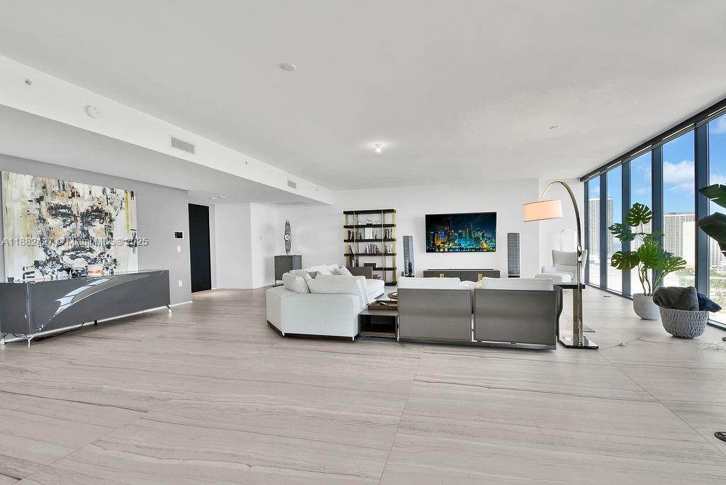 ONE THOUSAND MUSEUM - Residential Lease