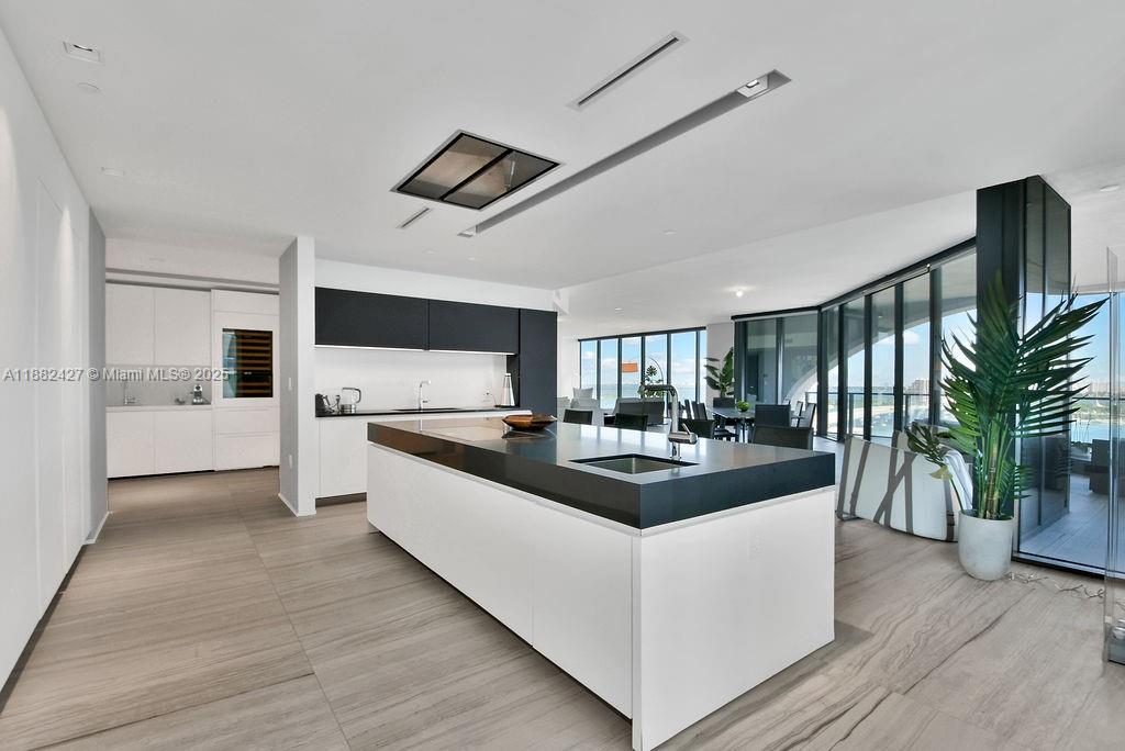 ONE THOUSAND MUSEUM - Residential Lease