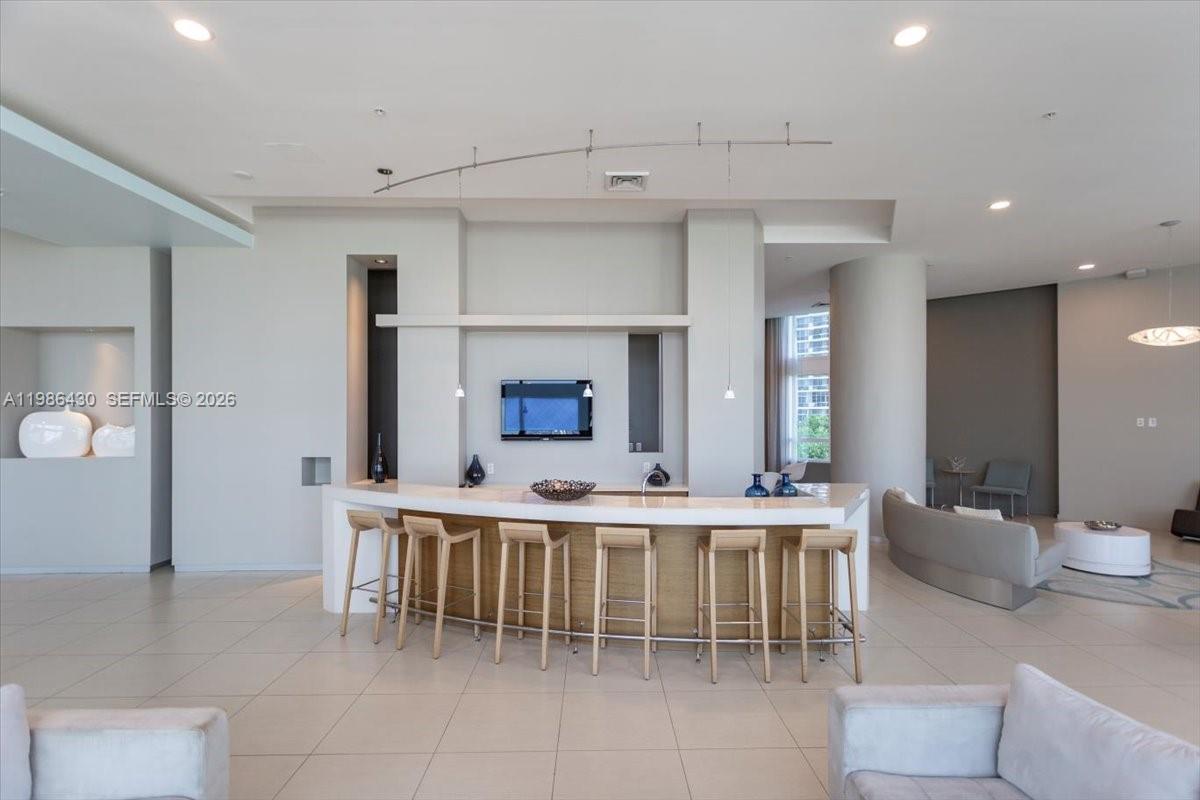 QUANTUM ON THE BAY CONDO - Residential Lease