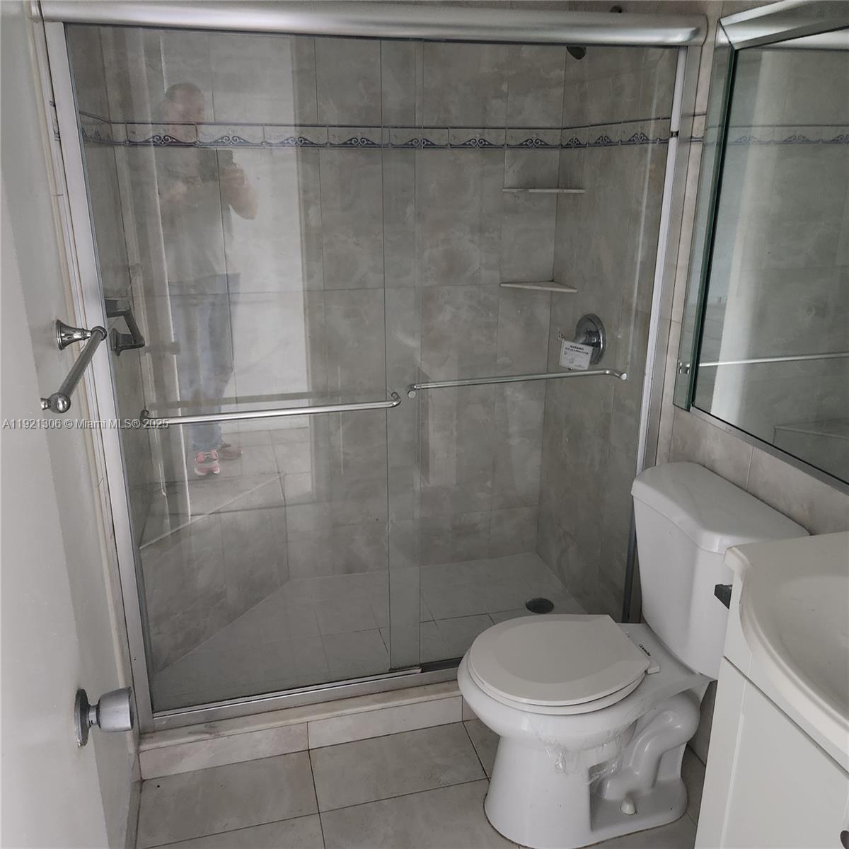 SOUTHAMPTON CONDO - Residential