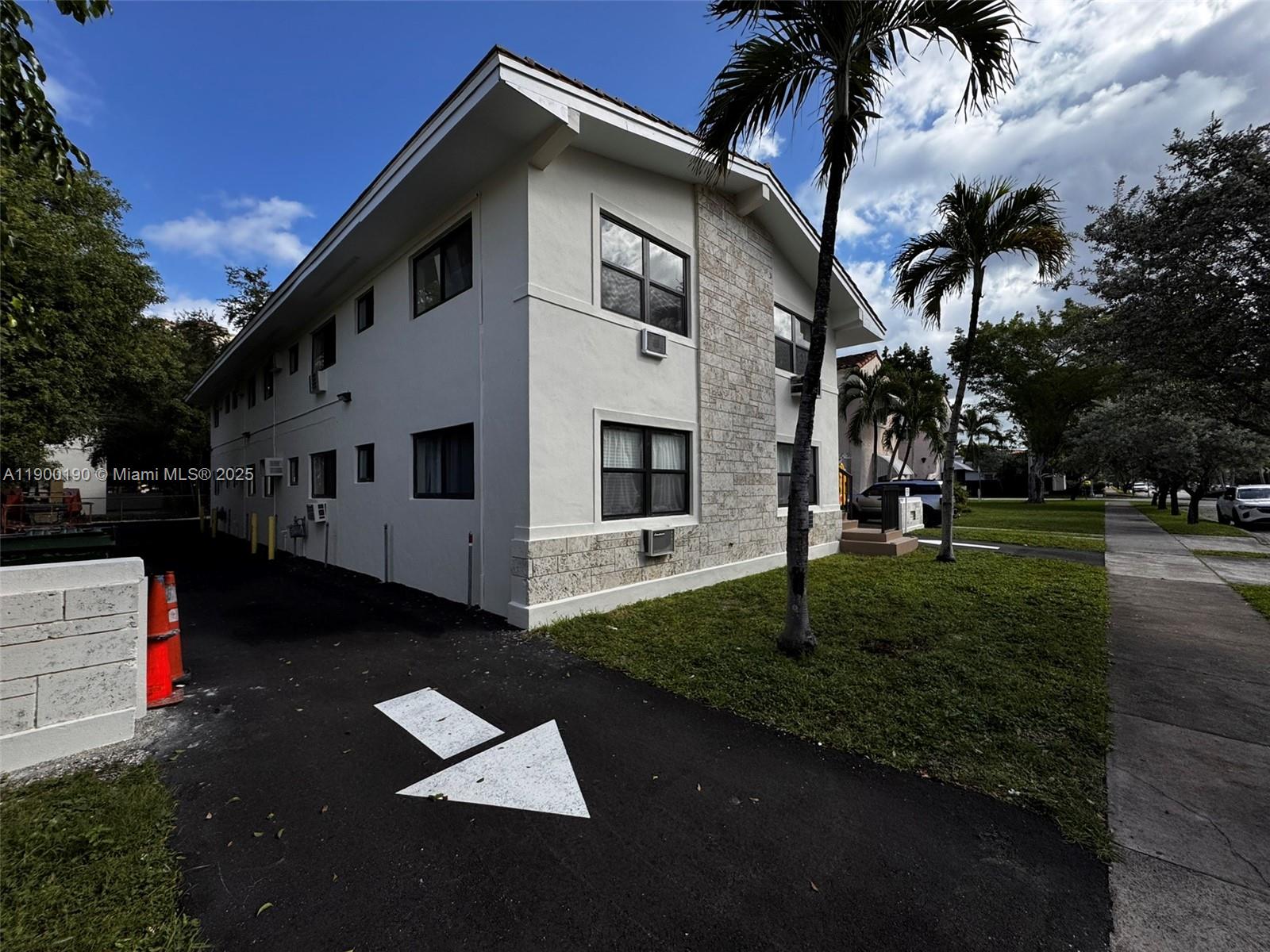 C GAB DOUGLAS SEC - Residential Lease