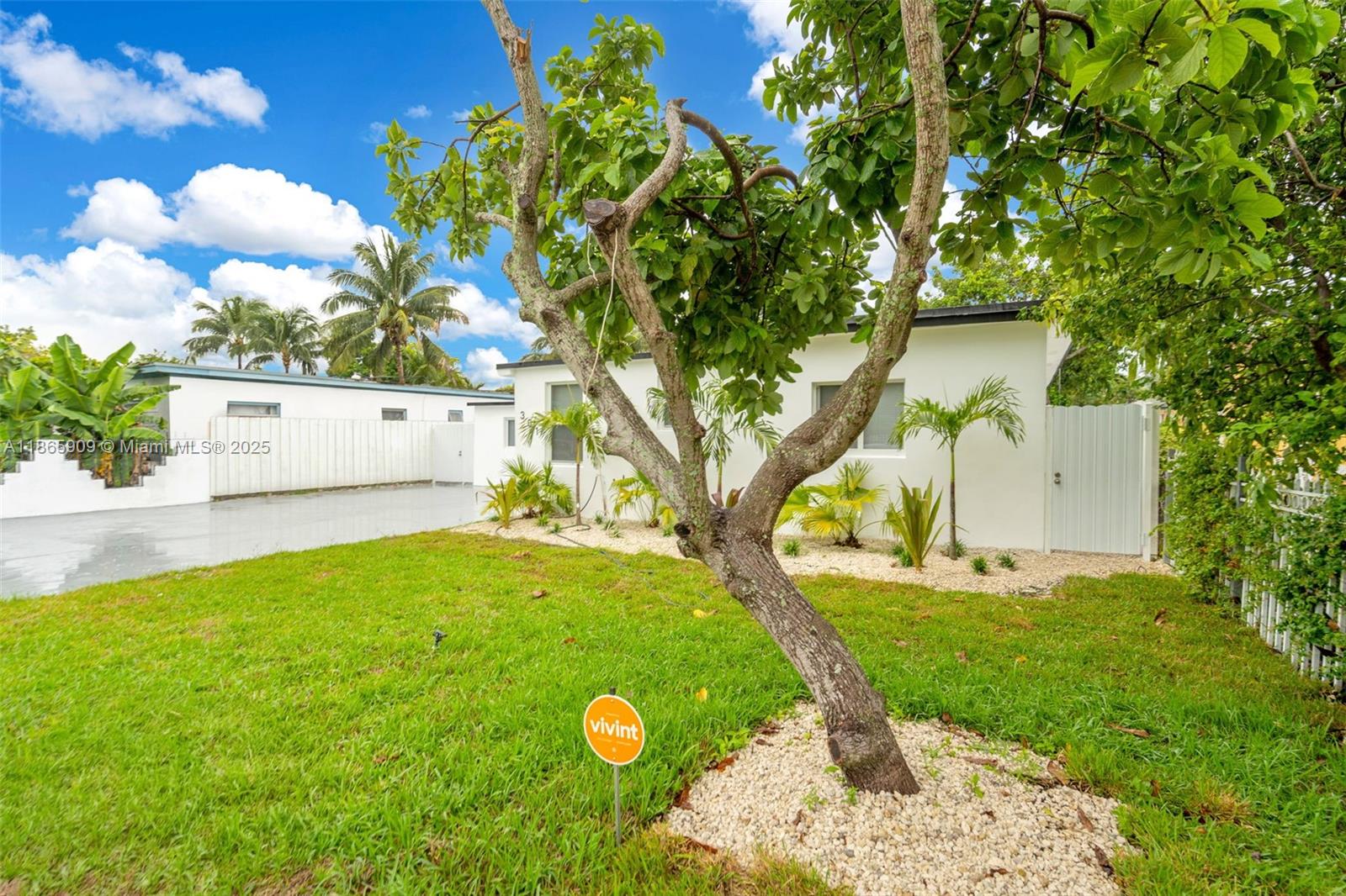 301 NW 108th St