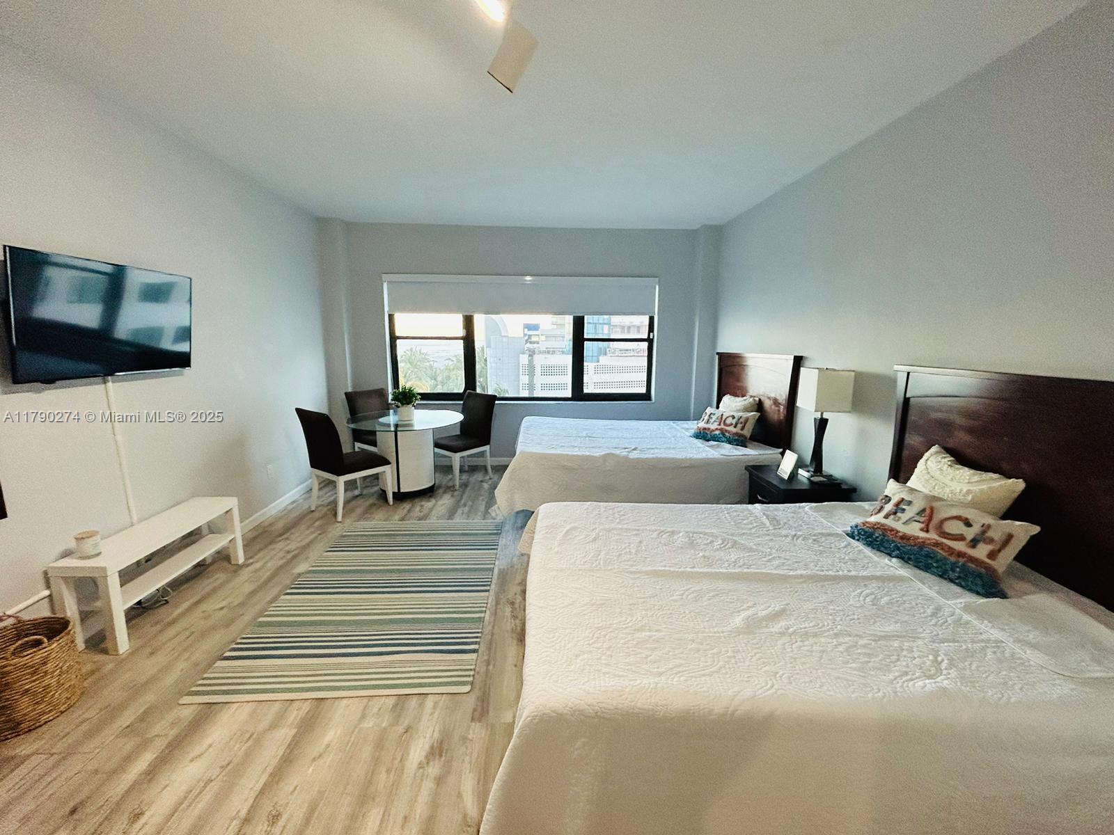 6345 Collins Ave 738