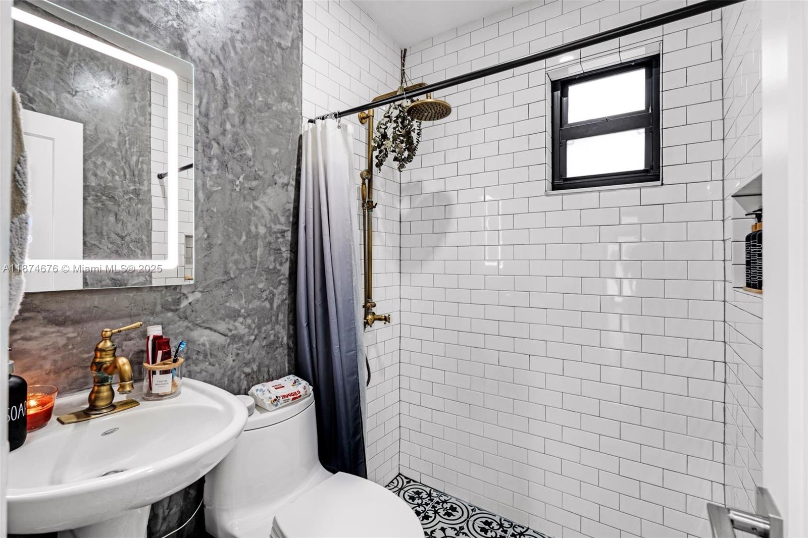 LINCOLN CITY SEC G - Residential