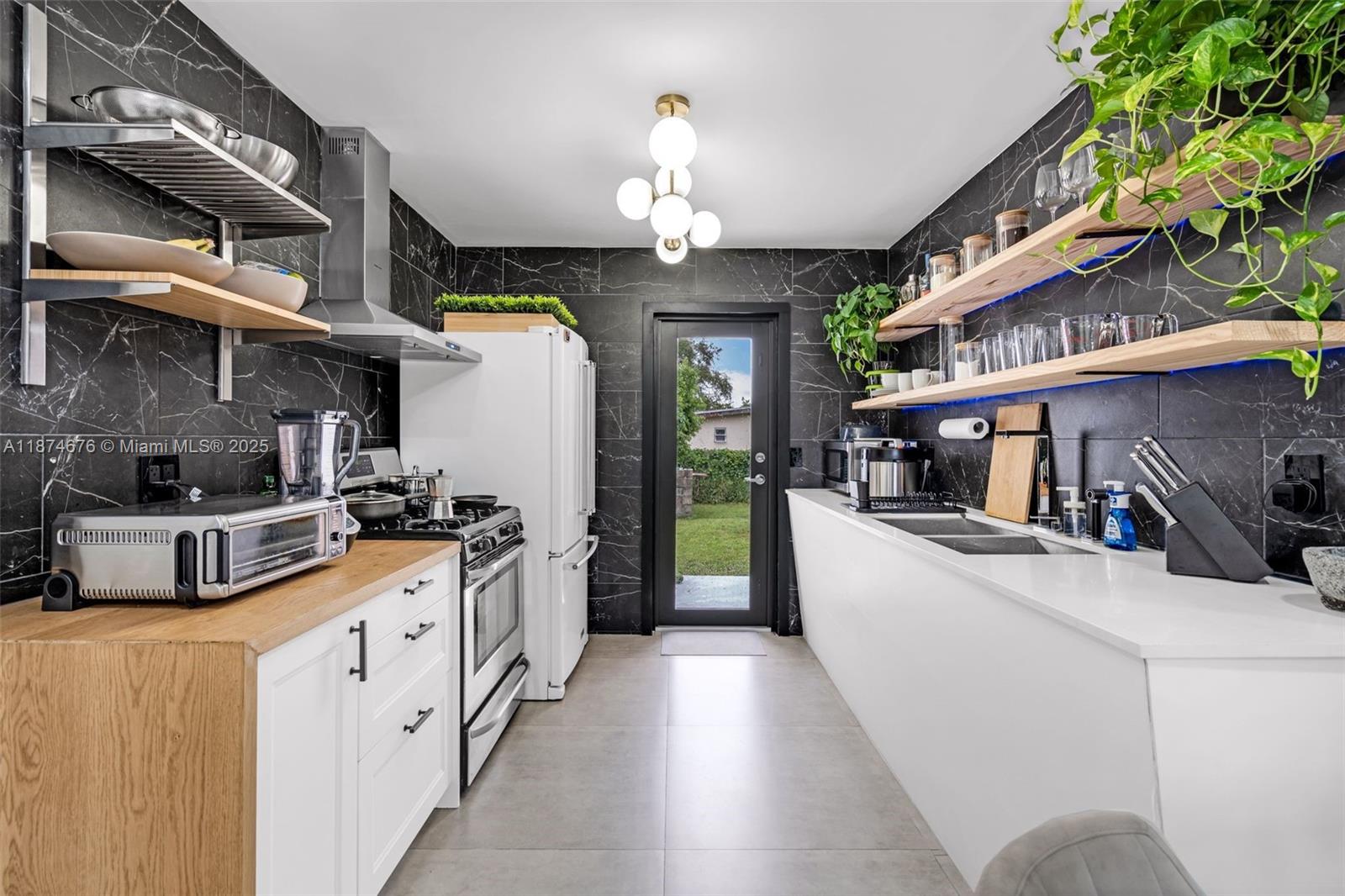 LINCOLN CITY SEC G - Residential