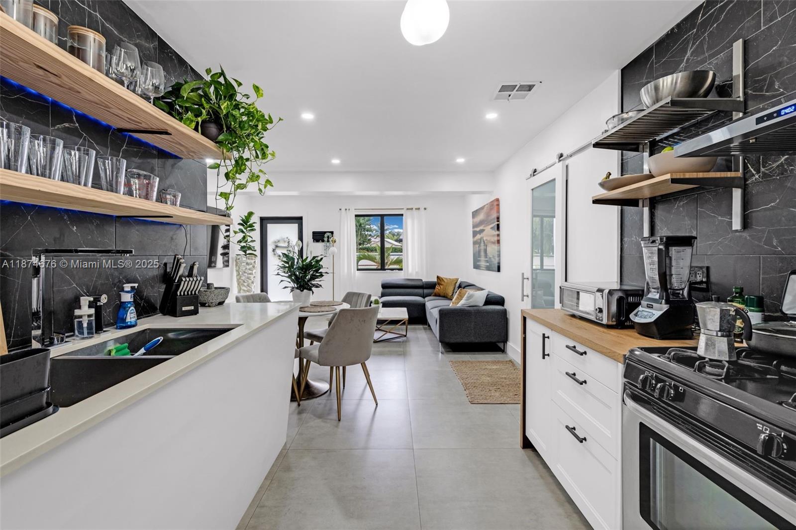 LINCOLN CITY SEC G - Residential