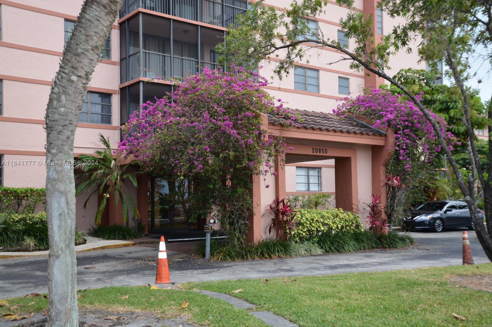 LAKEVIEW OF THE CALF CLUB - Residential
