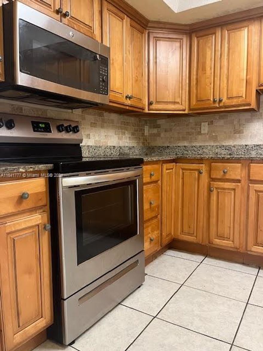 GREAT FOR INVESTORS CAN BE RENTED RIGHT AWAY! THIS UNIT IS READY TO MOVE IN.
Corner condo with 2 bed and 2 baths in Lakeview Aventura Gated community. All the rooms are well iluminated by natural light.  The Dinning and living area combined with a view to an enclosed balcony with partial lake view. Updated kitchen and guest bathroom. 
The main room has double walk in closets, double vanity and bathtub with full washer and Dryer units inside. You can enjoy from the room the outside views and relaxing on the balcony. 
The unit has one parking assigned and lot of guest parking, A community pool with water view and a sidewalk to enjoy the nature around the neighborhood. Great location minutes away Aventura Mall, and surrounder by new comunities. A/C and water heater 2014.