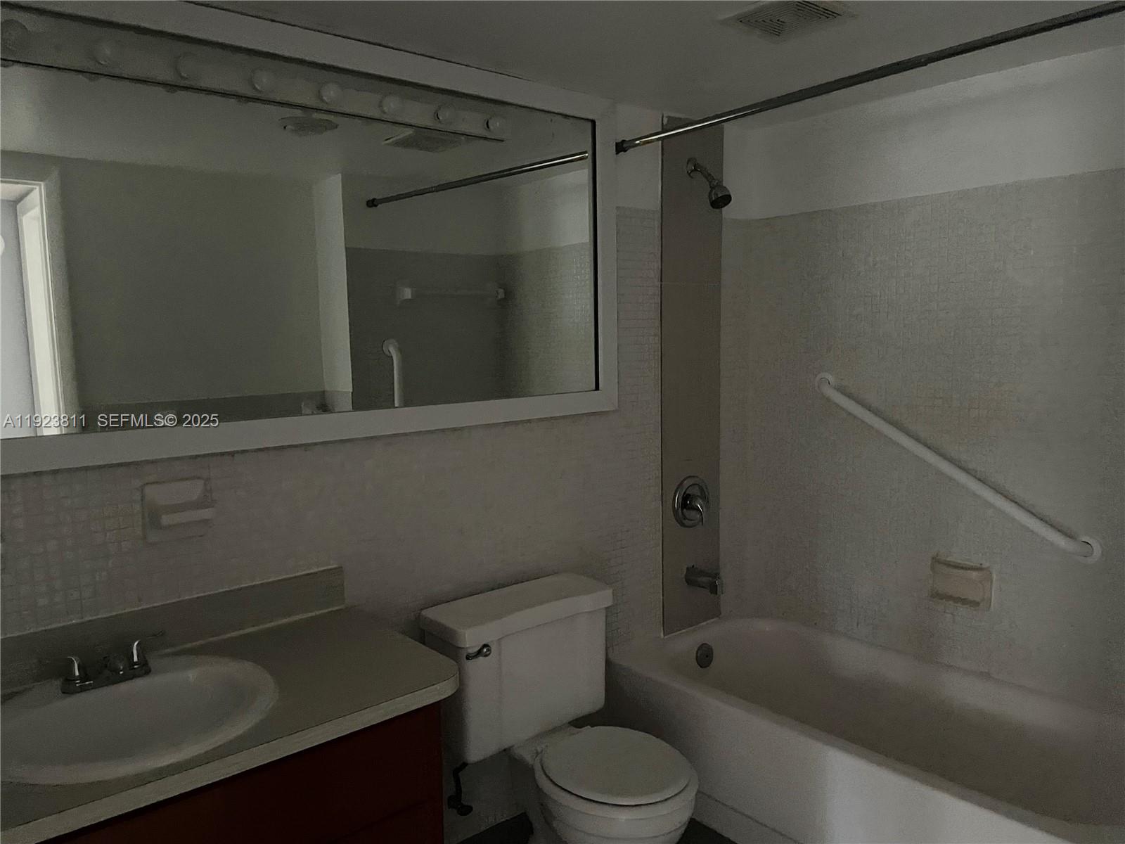 1475 TERRA TOWERS CONDO - Residential Lease