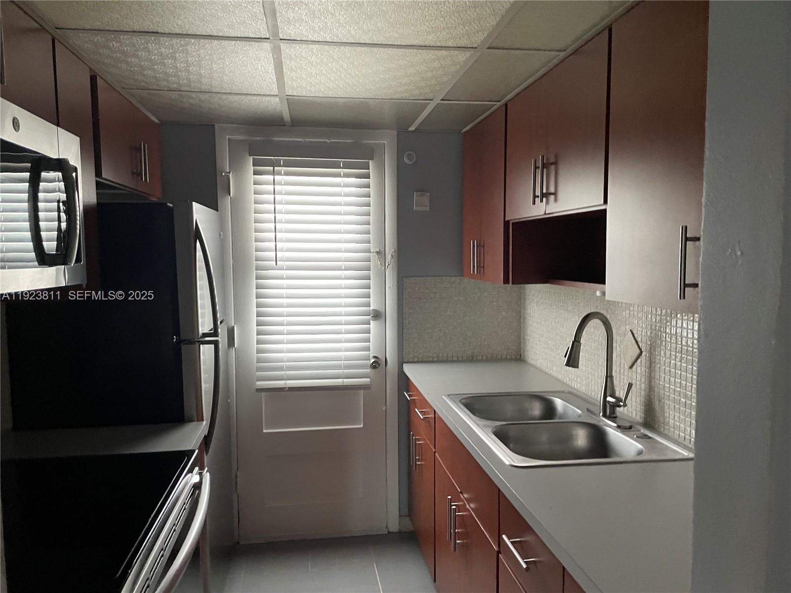 1475 TERRA TOWERS CONDO - Residential Lease