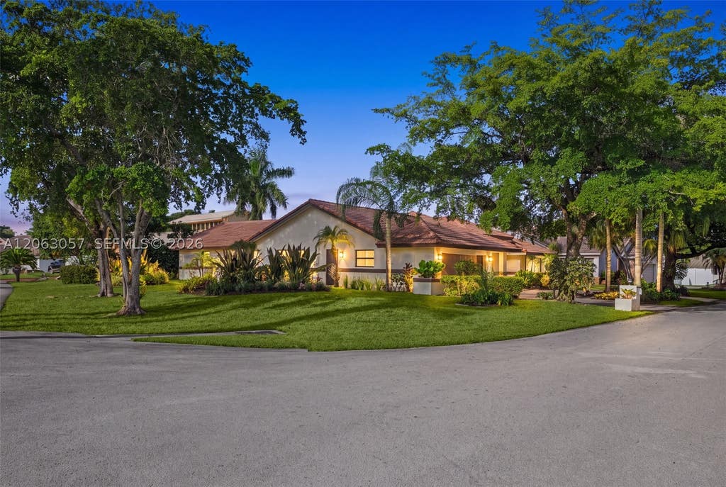 Photo of 8308 NW 74th St, Tamarac, FL 33321 (MLS # A12063057)
