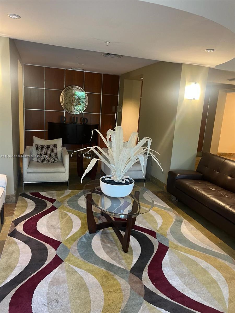 DUO CONDOMINIUM EAST - Residential
