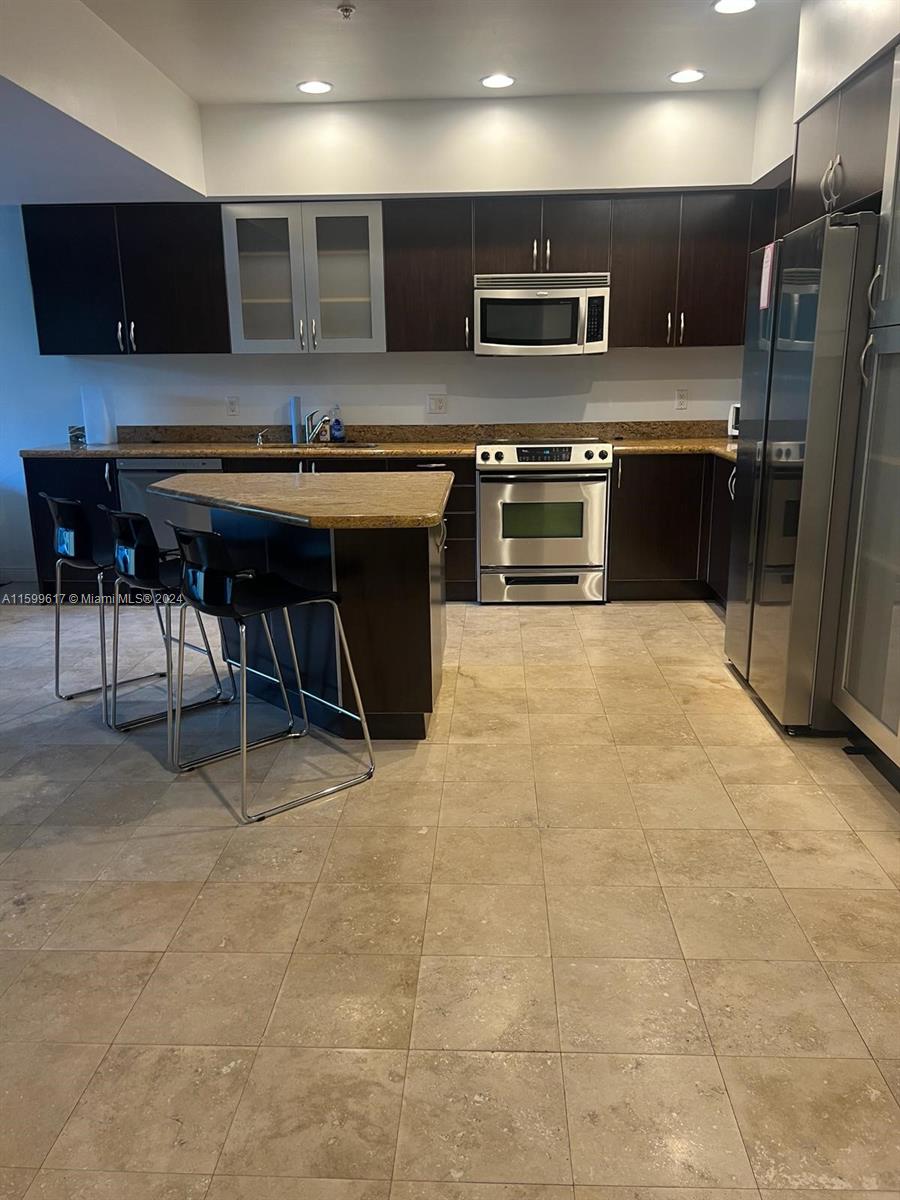 DUO CONDOMINIUM EAST - Residential