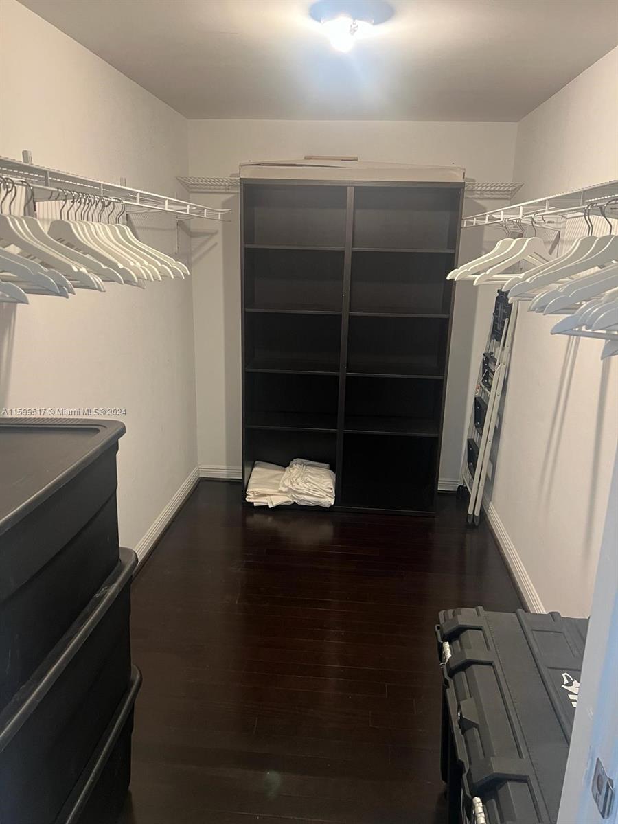 DUO CONDOMINIUM EAST - Residential