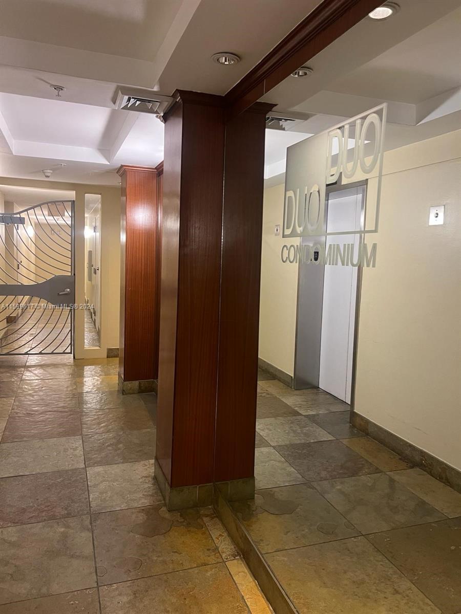 DUO CONDOMINIUM EAST - Residential