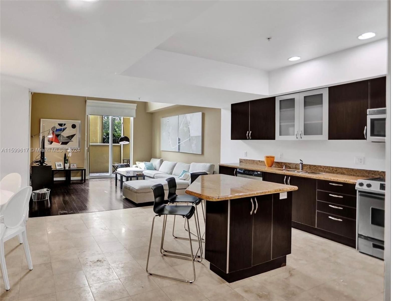 DUO CONDOMINIUM EAST - Residential