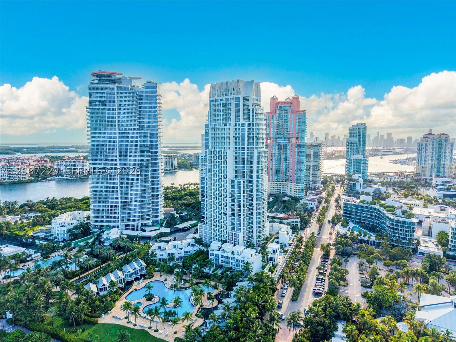 50 S Pointe Dr