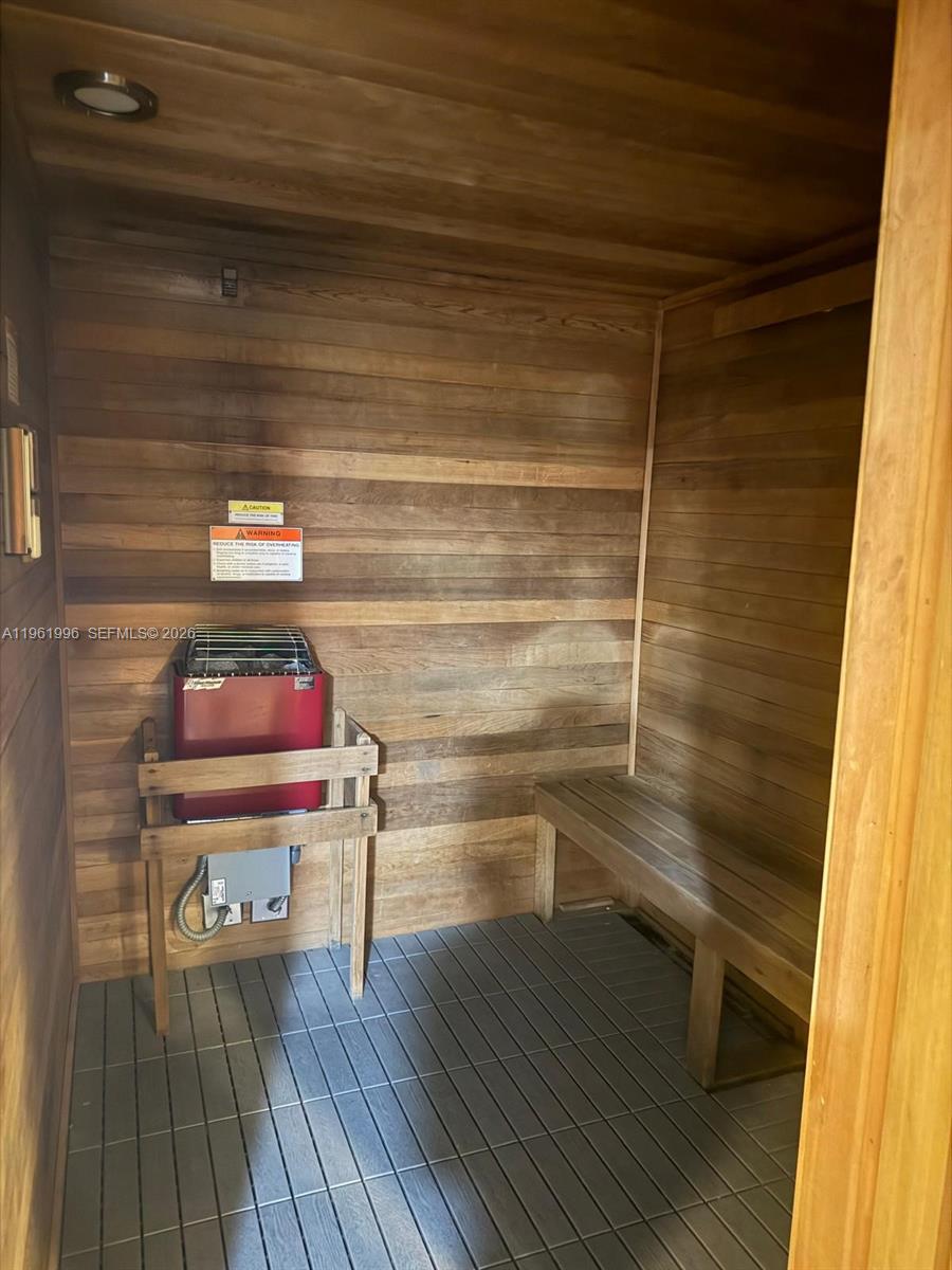 INFINITY AT BRICKELL COND - Residential