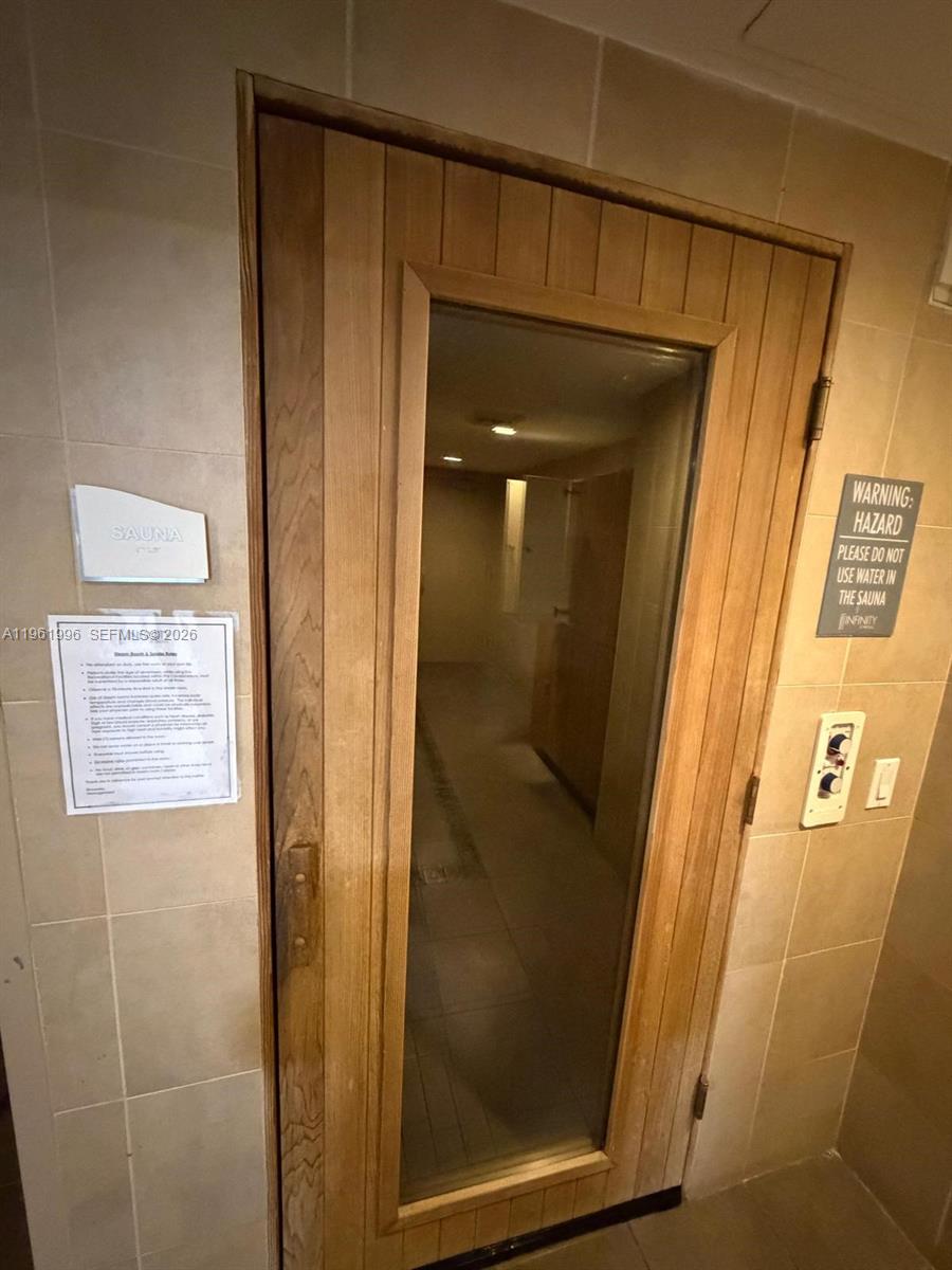 INFINITY AT BRICKELL COND - Residential