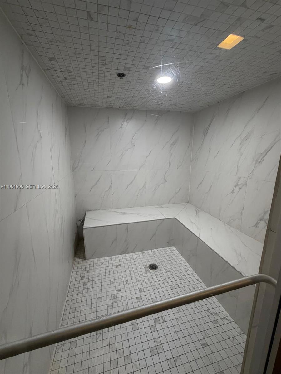 INFINITY AT BRICKELL COND - Residential