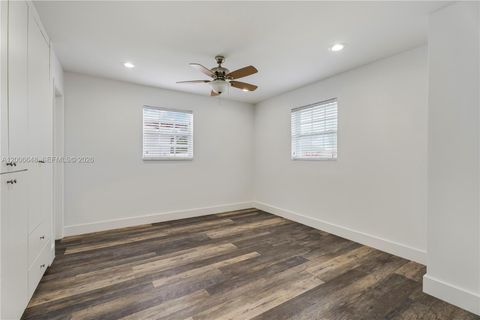 Tiny photo for 330 SW 104th Ct, Sweetwater, FL 33174 (MLS # A12006648)