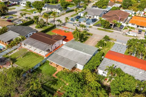 Tiny photo for 330 SW 104th Ct, Sweetwater, FL 33174 (MLS # A12006648)