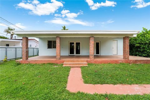 Tiny photo for 330 SW 104th Ct, Sweetwater, FL 33174 (MLS # A12006648)