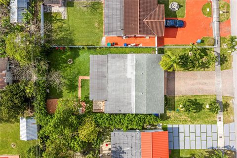 Tiny photo for 330 SW 104th Ct, Sweetwater, FL 33174 (MLS # A12006648)